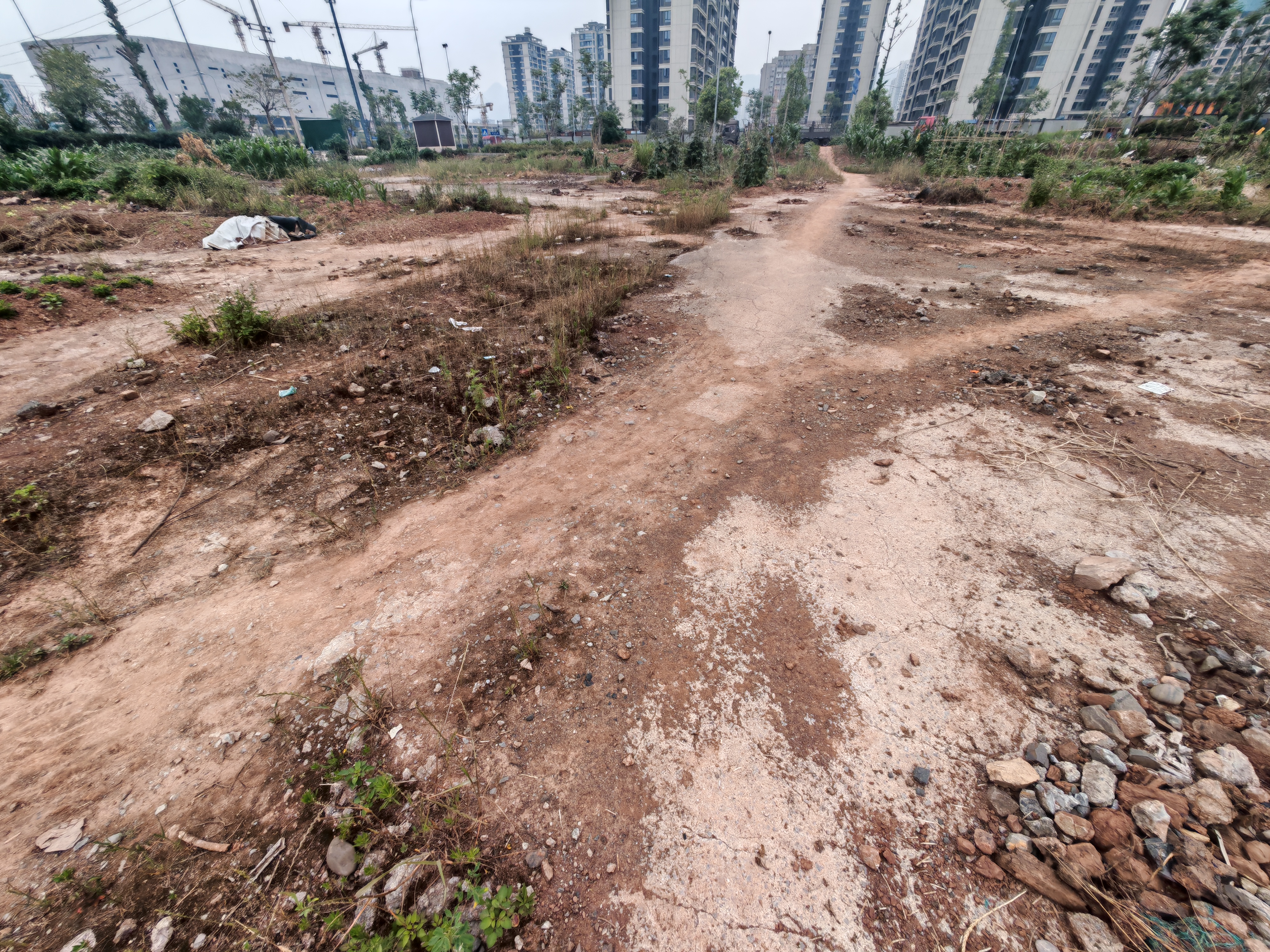 璧山区15000㎡ 综合用地，2.5元/㎡/月