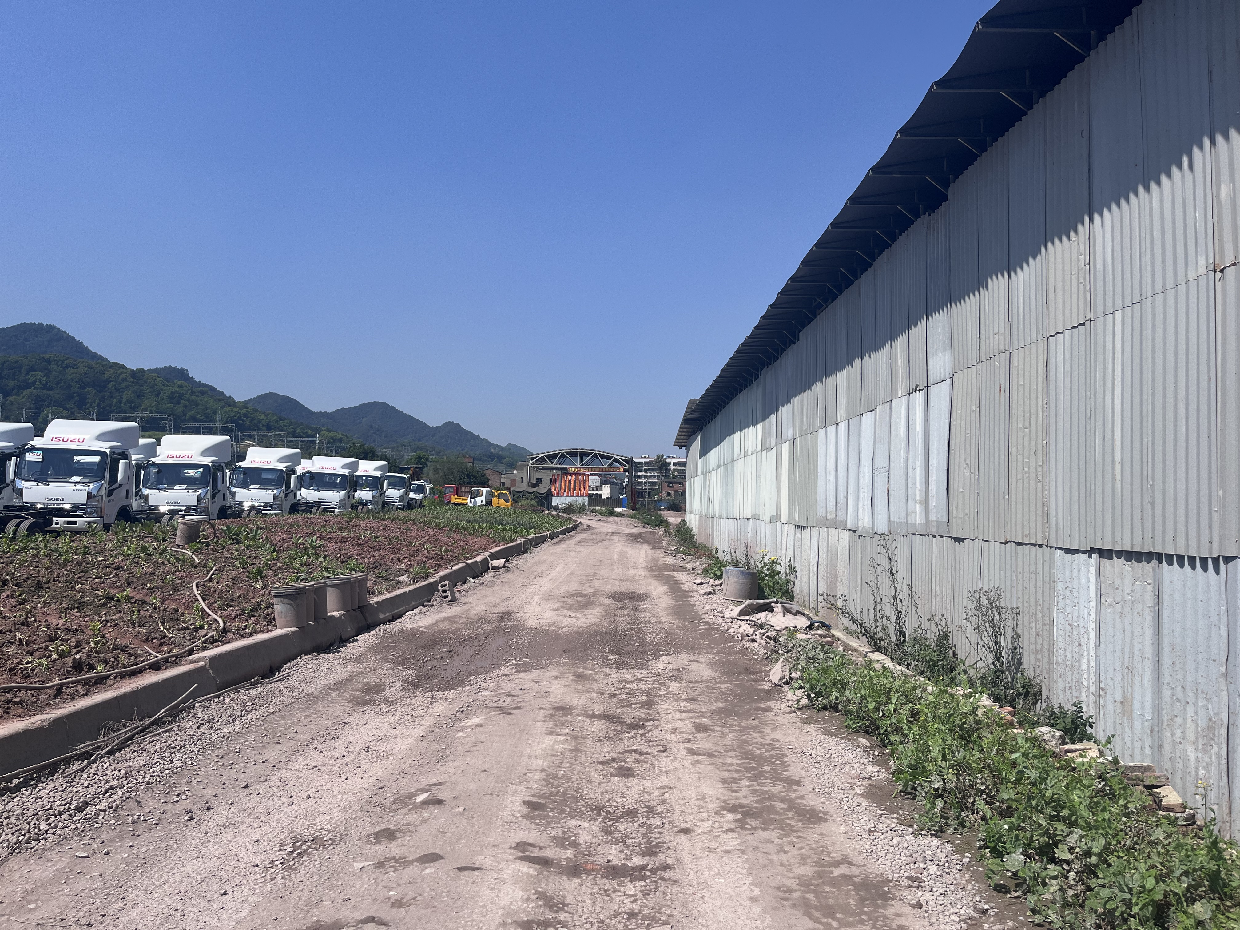 九龙坡区华岩 30000㎡ 堆场，12元/㎡/月